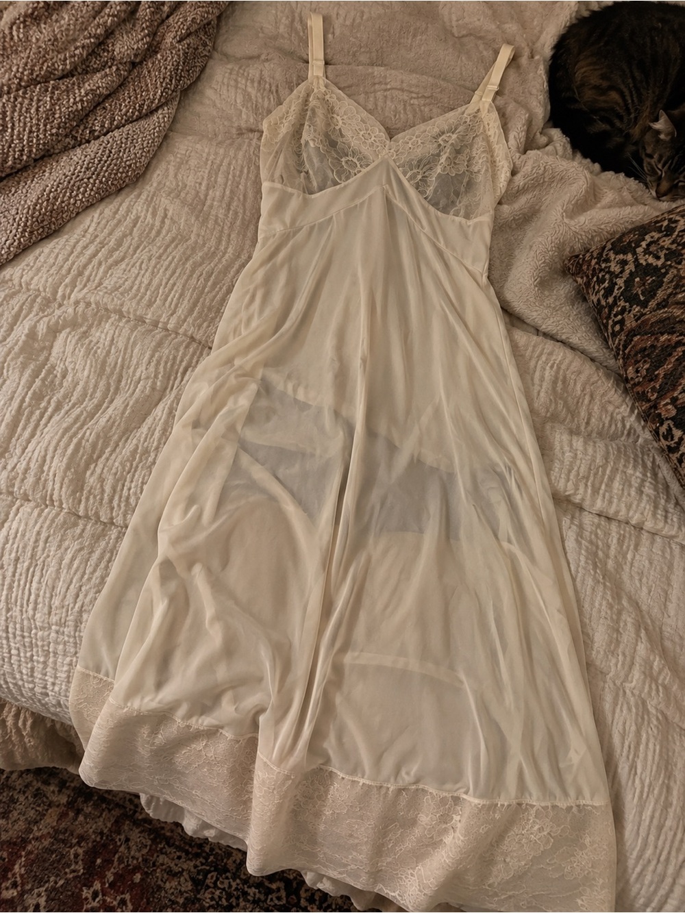 Vintage Vanity Fair Ivory Lace Full Slip Nightgown Size 40